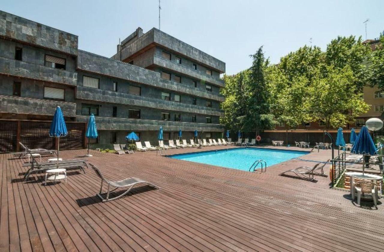 Apartamento Junto Al Santiago Bernabeu Con Piscina Madri